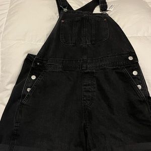 Old navy black denim overalls size M. NWT